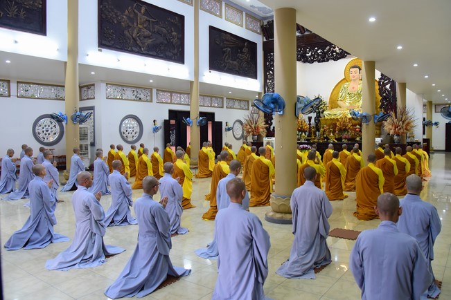 Pratimoksa commandment rite